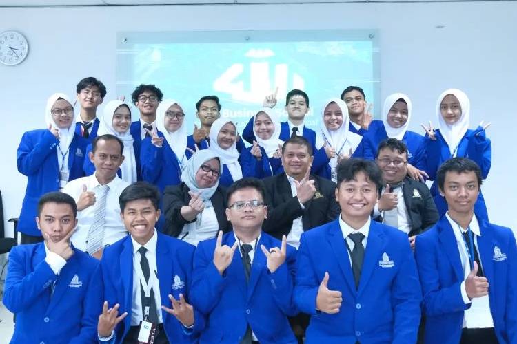 Mahasiswa ESQ Business School Angkatan 11 Diajarkan Pentingnya Adab Sebelum Ilmu