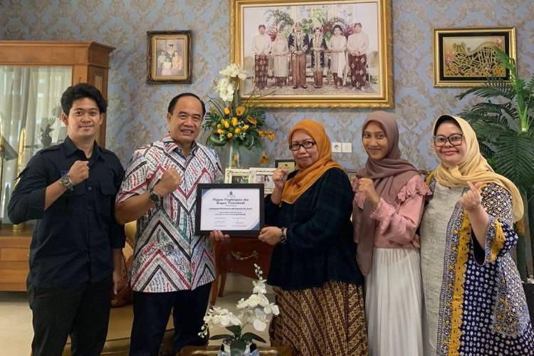 Wujud Peduli Pendidikan dari Bapak Laksamana TNI Dr. Ade Supandi, S.E., M.A.P. dengan Memberikan Beasiswa Generasi Emas kepada Mahasiswa Baru ESQ Business School