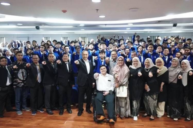 Ary Ginanjar Isi Kuliah Perdana Mahasiswa Baru ESQ Business School dengan Berikan 5 Kunci Sukses agar Hidup Happy, Healthy, dan Wealthy