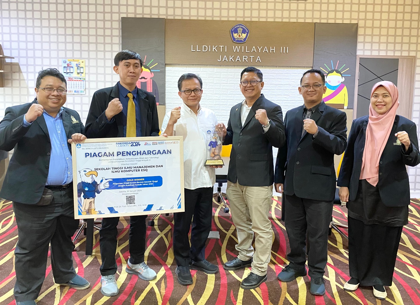 ESQ Business School Dinobatkan Sebagai Publikasi Terbaik (Gold Winner) Tahun 2023 dari LLDikti III